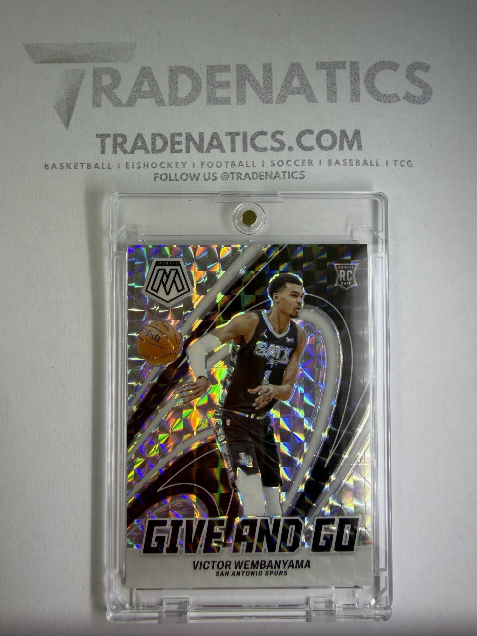Victor Wembanyama RC 2023-24 Mosaic Prizm Give And Go Insert Parallel Rookie #12