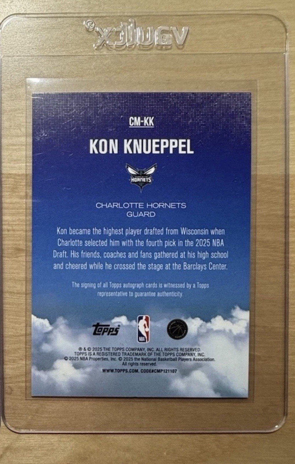Kon Knueppel 2025-26 Topps - Contemporary Marks /99 Auto RC #CM-KK Green Rainbow - Image 2